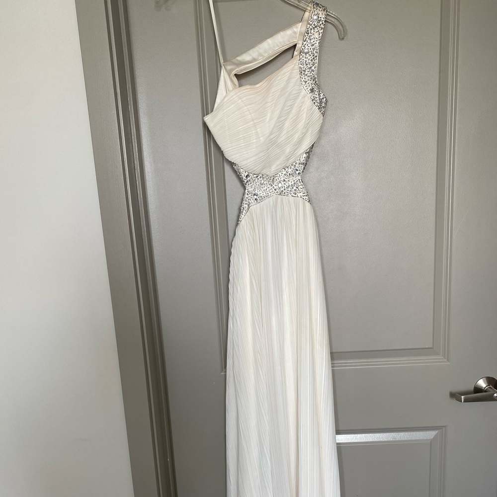 Bee Darlin White One Shoulder Formal Gown - Homecoming/ Prom / Pageant / Wedding